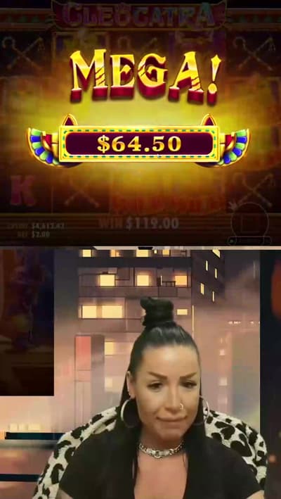 Screenshot della piattaforma Megadice che mostra slot machine e interfaccia utente